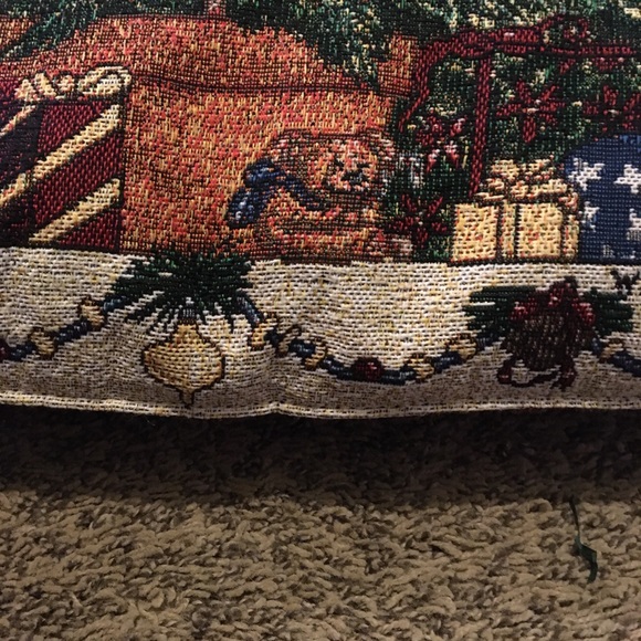 Christmas Tapestry Throw Pillow Christmas Tree & Presents 16"signed Wendy Wegner - Picture 7 of 10